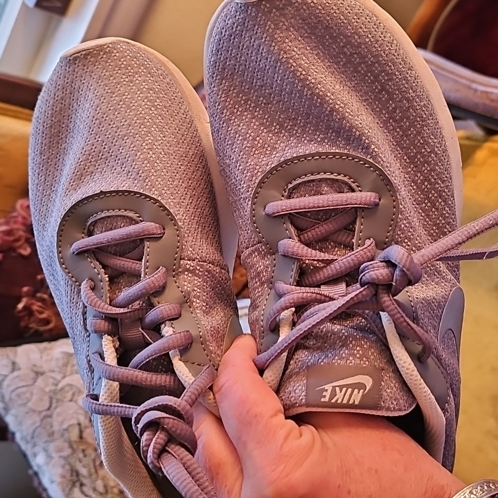 Nike Roche - Picture 8 of 8